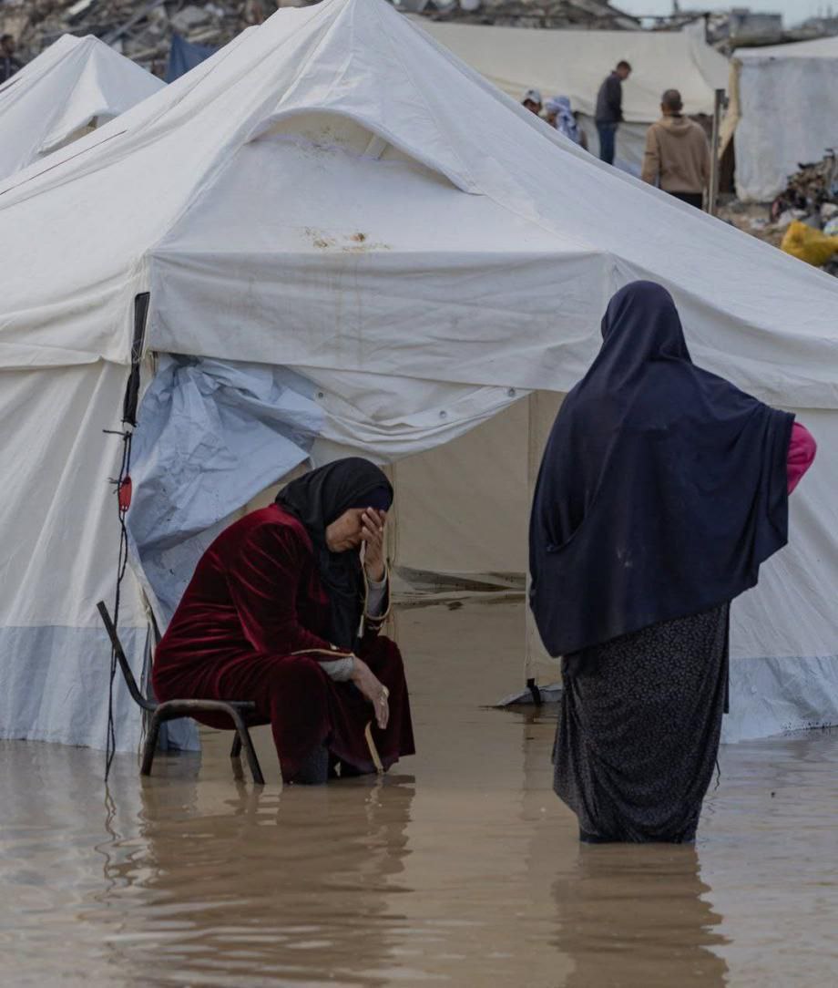 Gaza rains affect 55000 families and 30000 children urgently