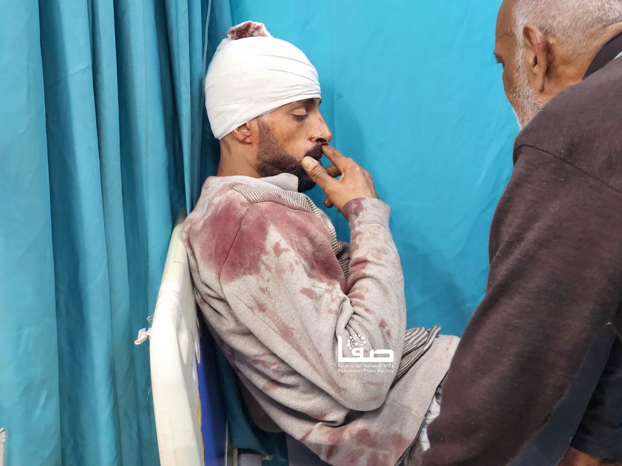 Israeli bombing in Al Qarara kills one wounds another in Khan Younis