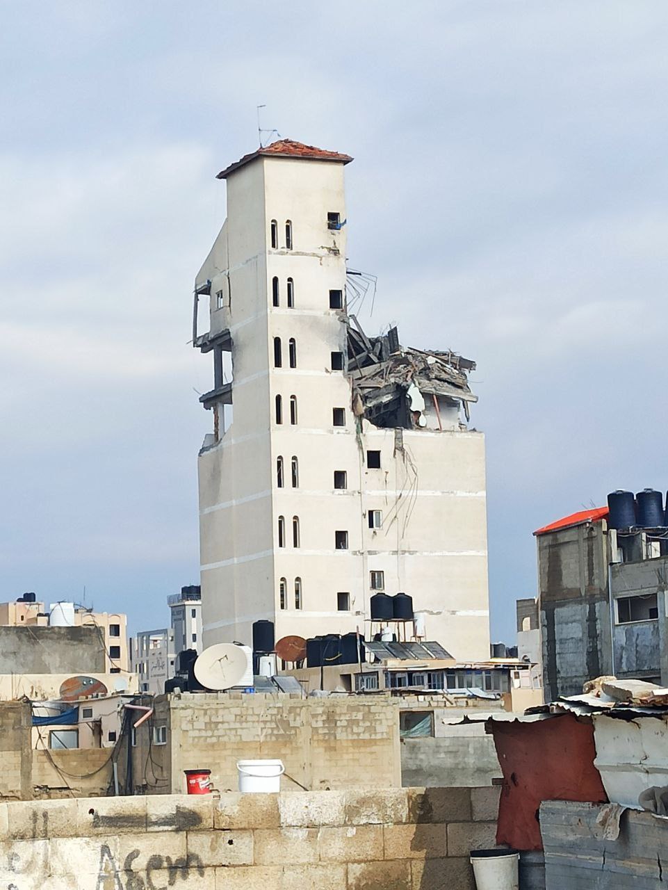 Tower bombed in Khan Younis during occupation strikes