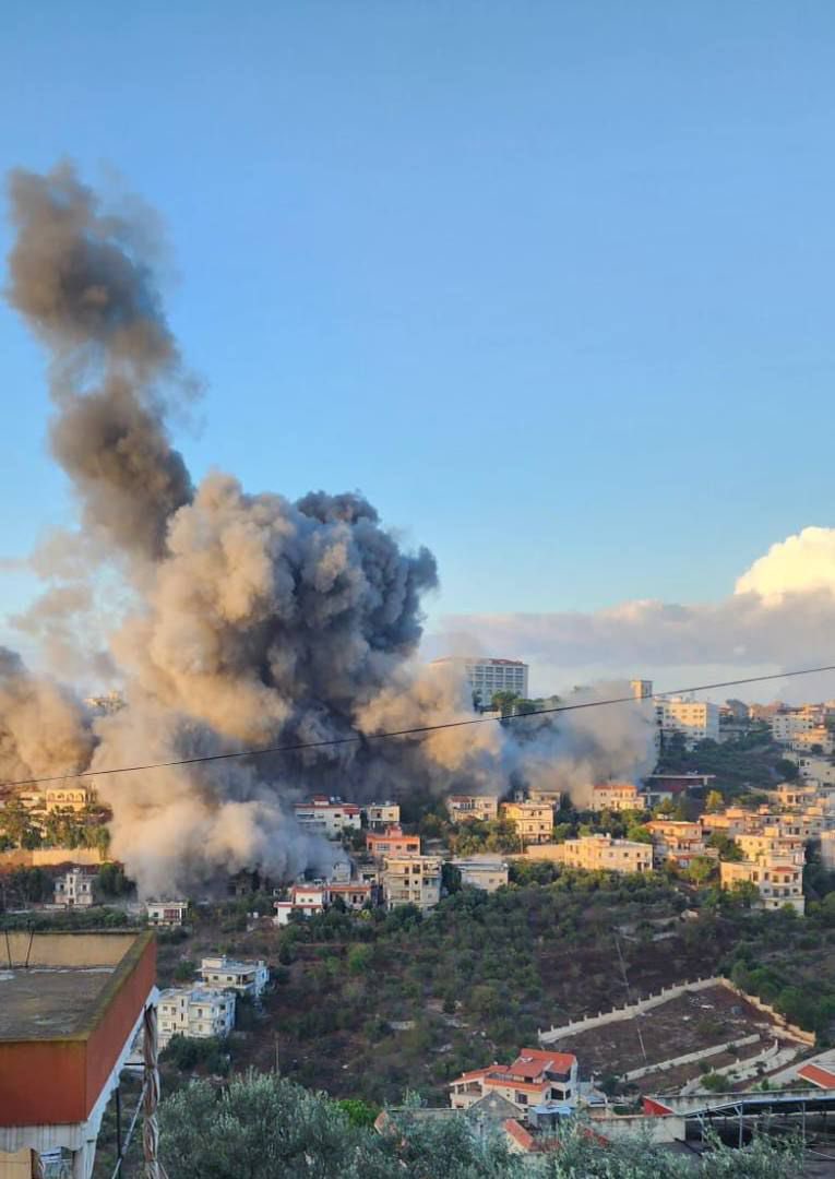 Israeli airstrikes target Lebanese residential areas