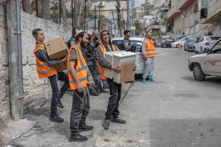 Settlers seize homes, 11 Palestinian families displaced in Silwan