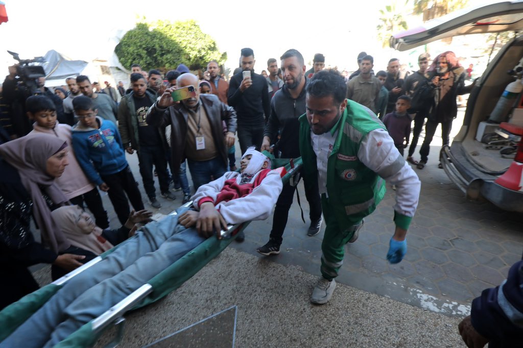 Israeli bombing kills seven at Al Salah Mosque in Jabalia