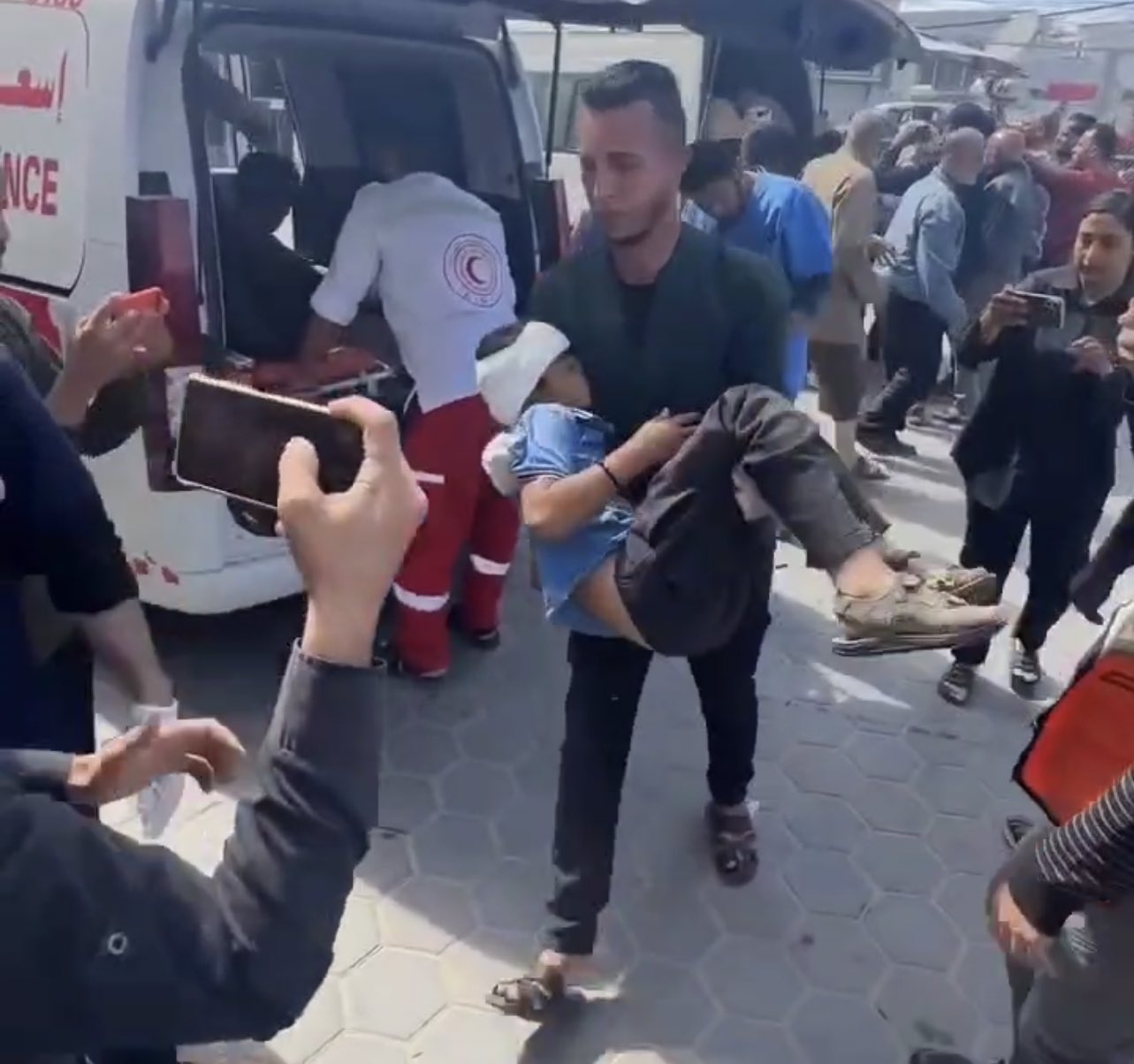 Eight children killed in Israeli bombing in Gaza City
