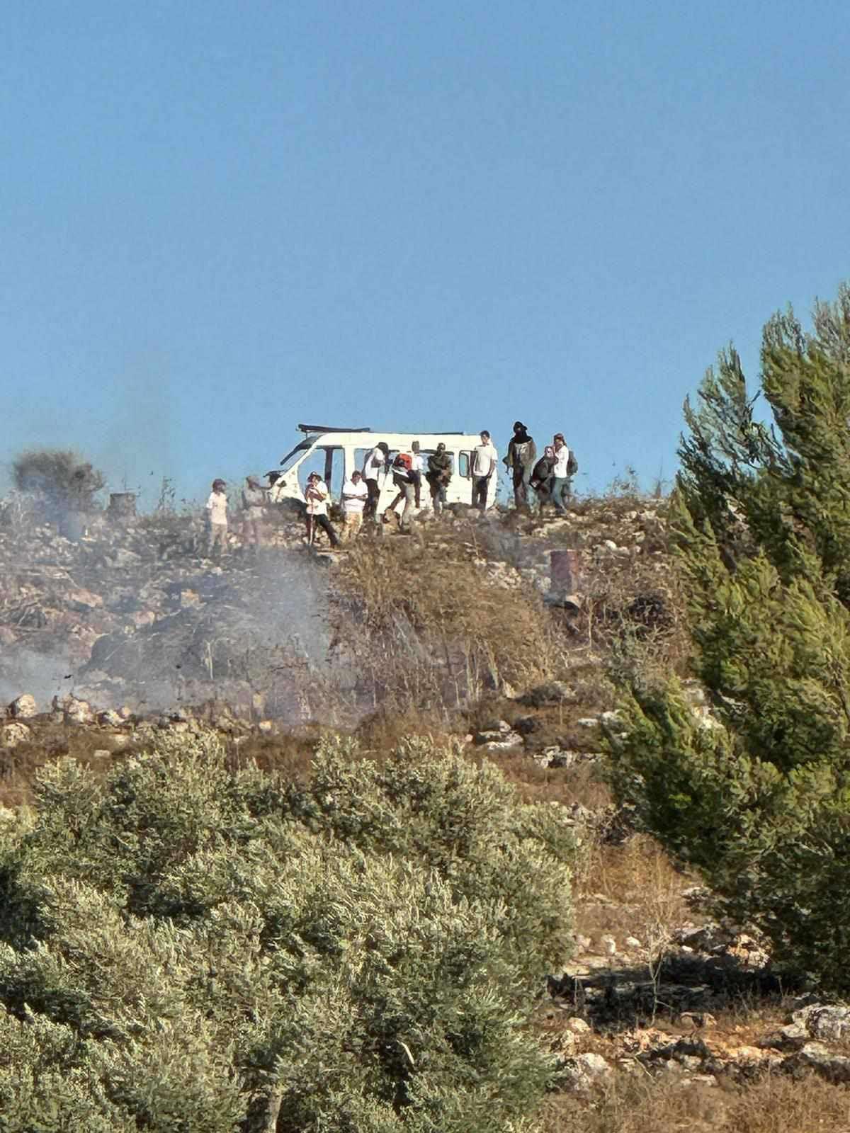 Israeli settler militias burn Palestinian lands in Rujeib town