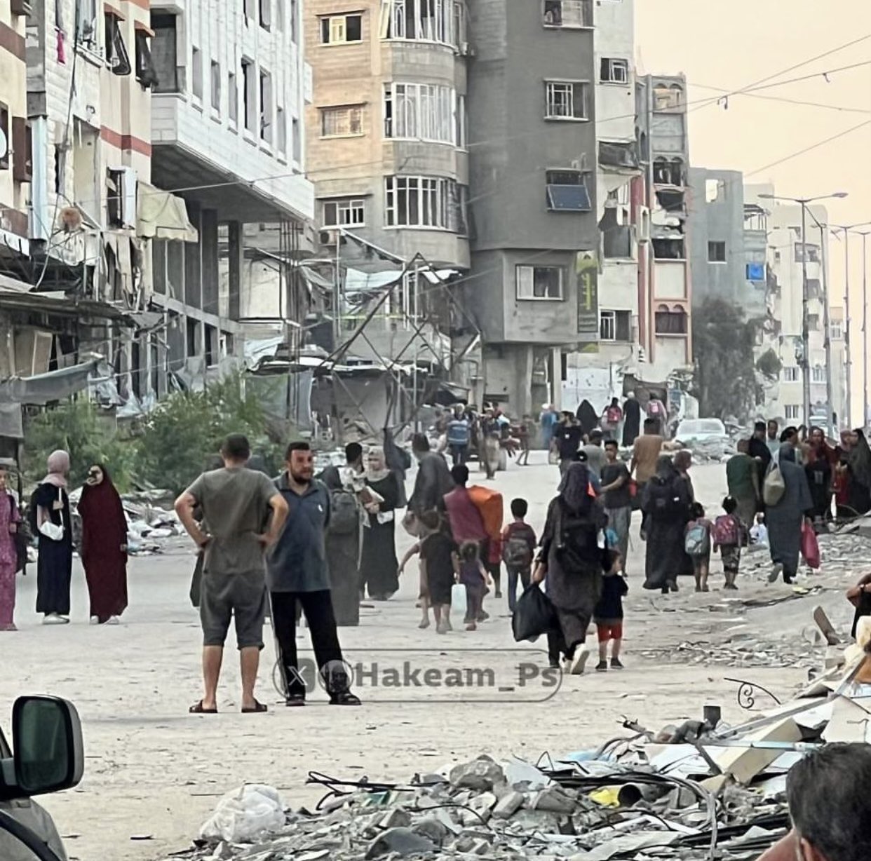 Palestinians Displaced by Israeli Airstrikes in Gaza City