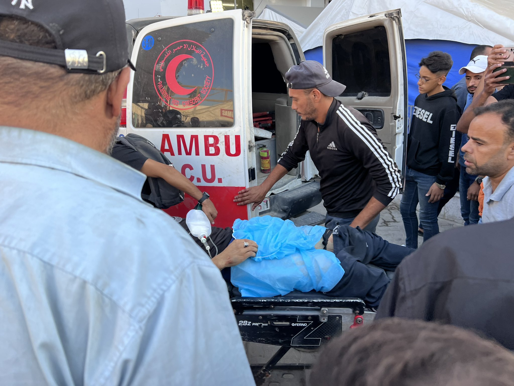 Israeli bombing injures people at Al Shati refugee camp