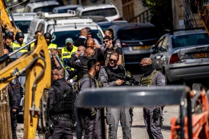 Israeli forces injure Palestinians in Silwan demolition operations