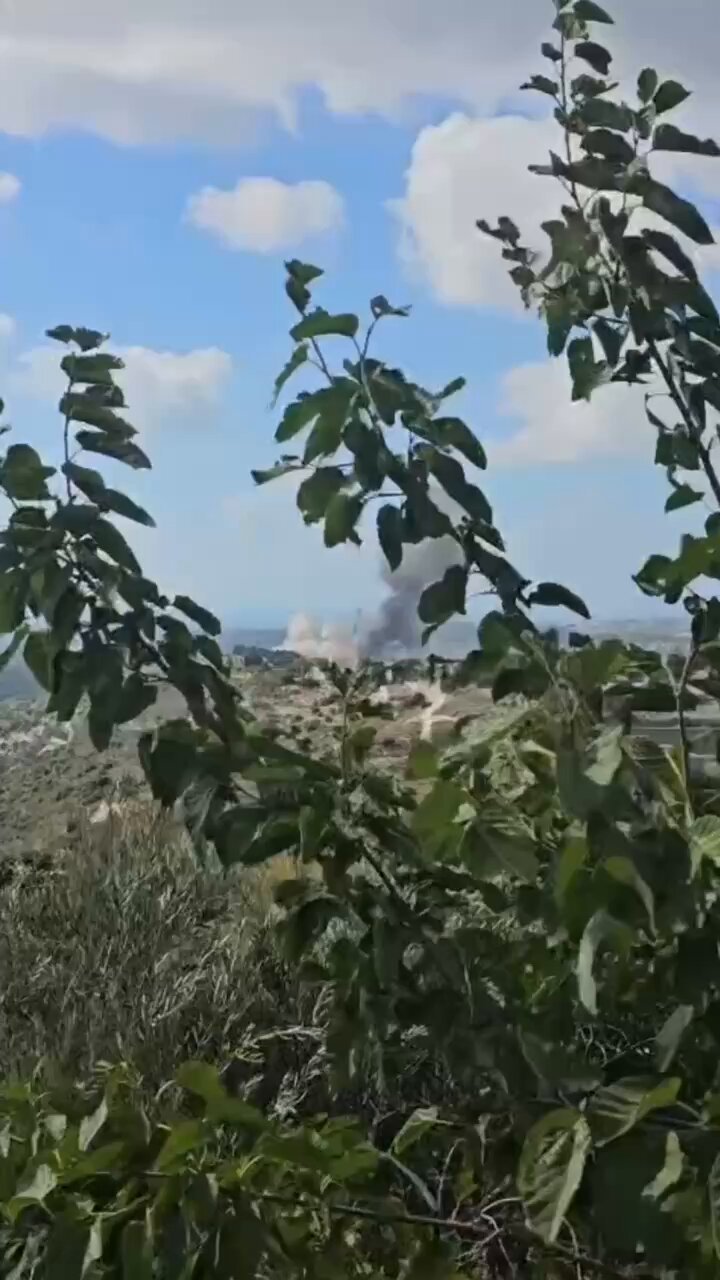 Israeli airstrikes target Al-Zrariye in southern Lebanon