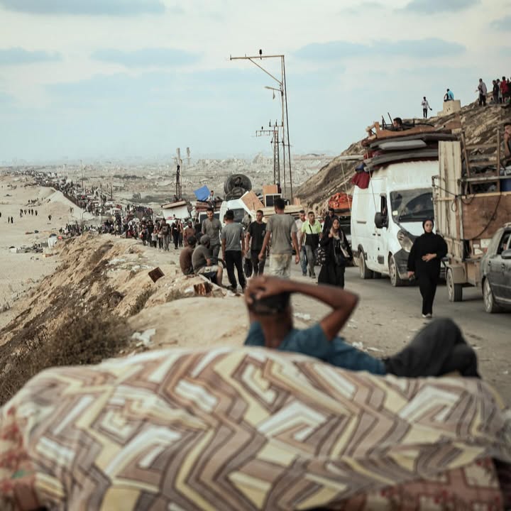 Israeli Forces Force Gaza Residents to Evacuate Homes