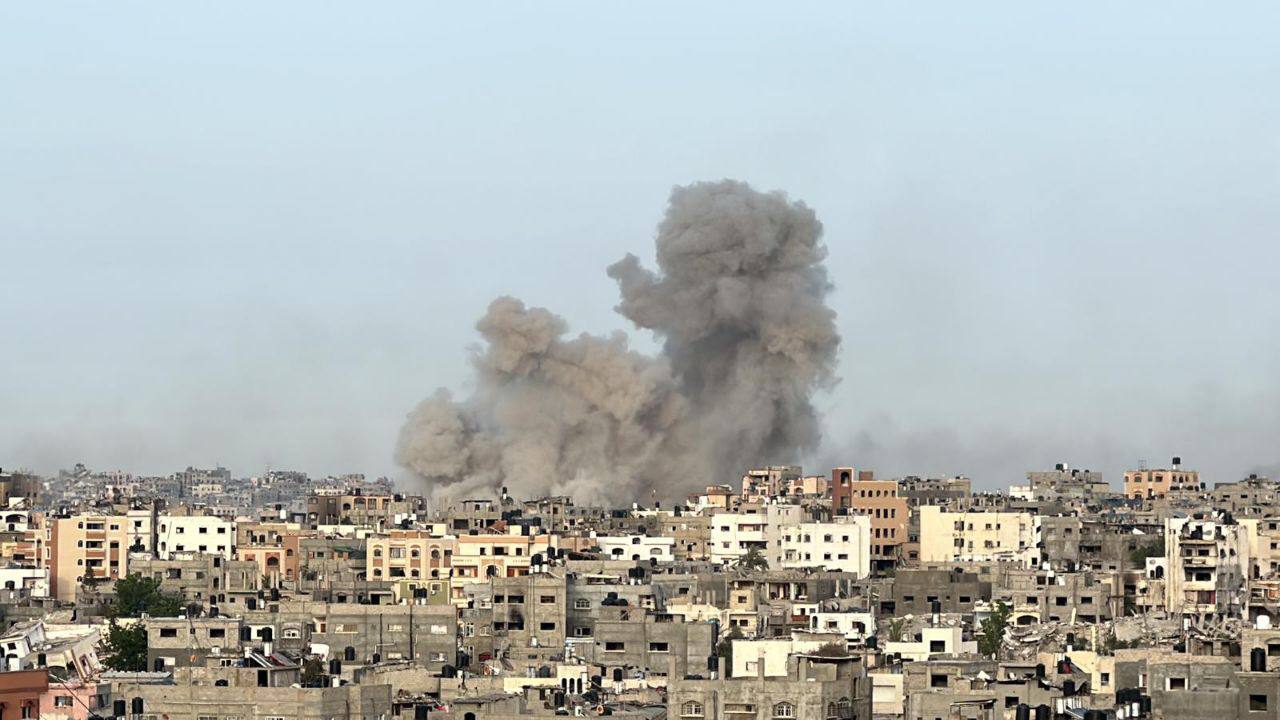 Israeli airstrikes destroy residential blocks in northern Gaza