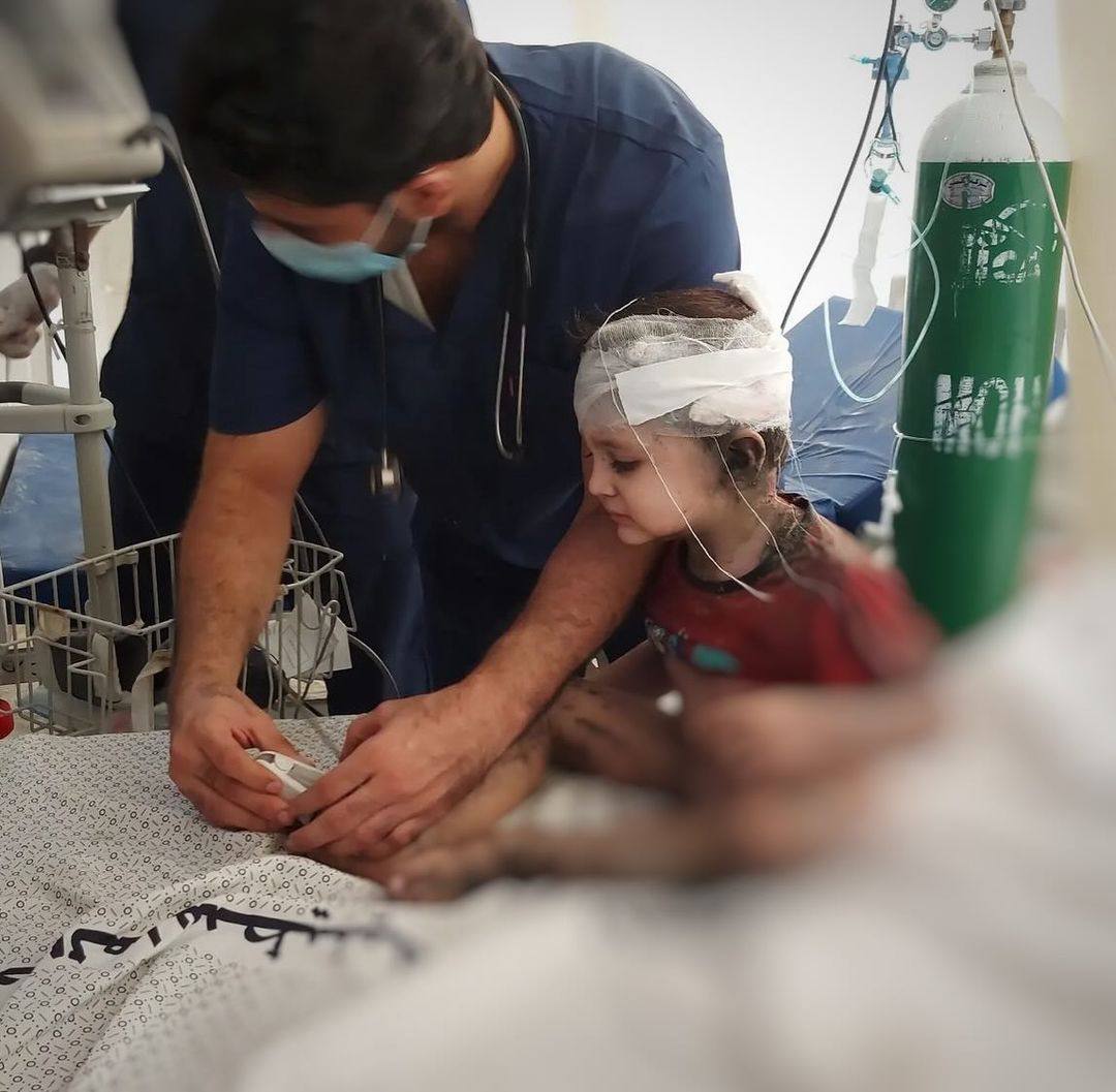 Toddler rescued from rubble receives medical treatment in Gaza