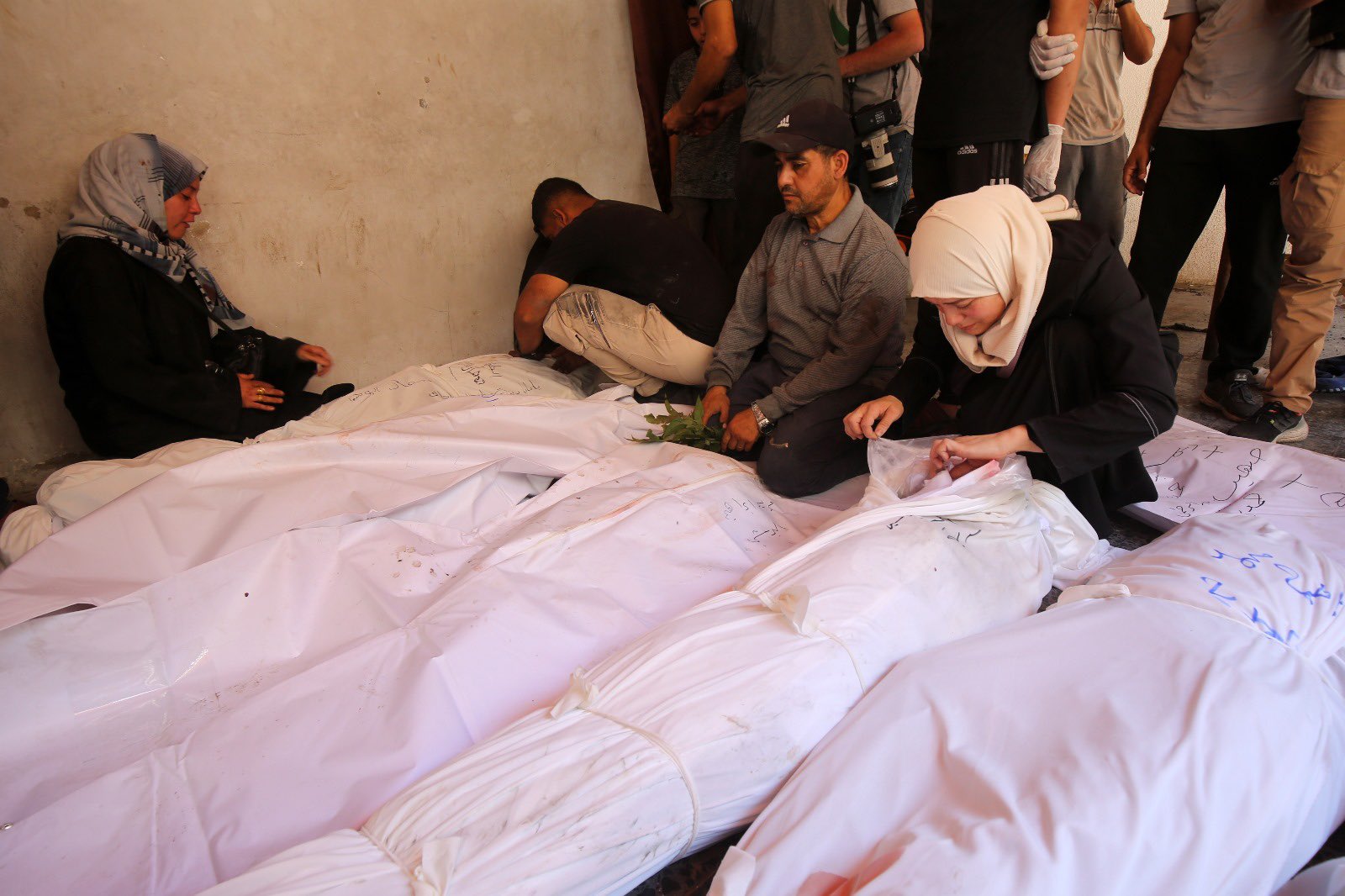 Israeli Bombing Kills Six in Al Mawasi Displaced Persons Camp