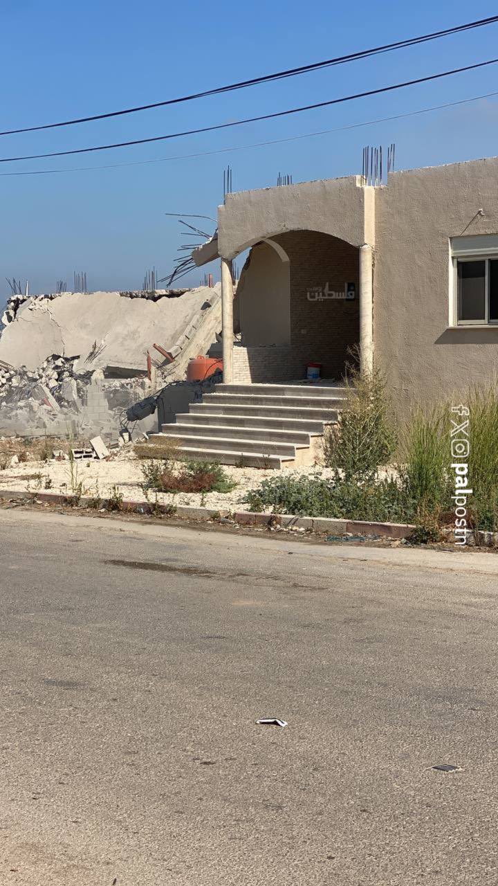 Israeli Forces Demolish Two Palestinian Houses in Jenin