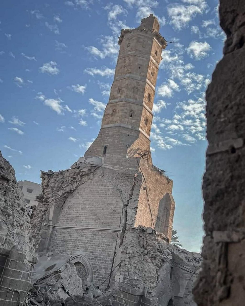 Gaza’s Grand Al-Omari Mosque Destroyed in Occupation