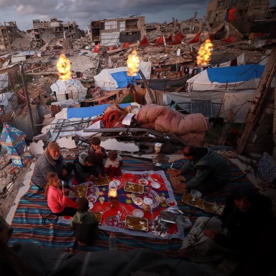 Palestinian Family Shares Iftar Meal in Jabalia Ruins