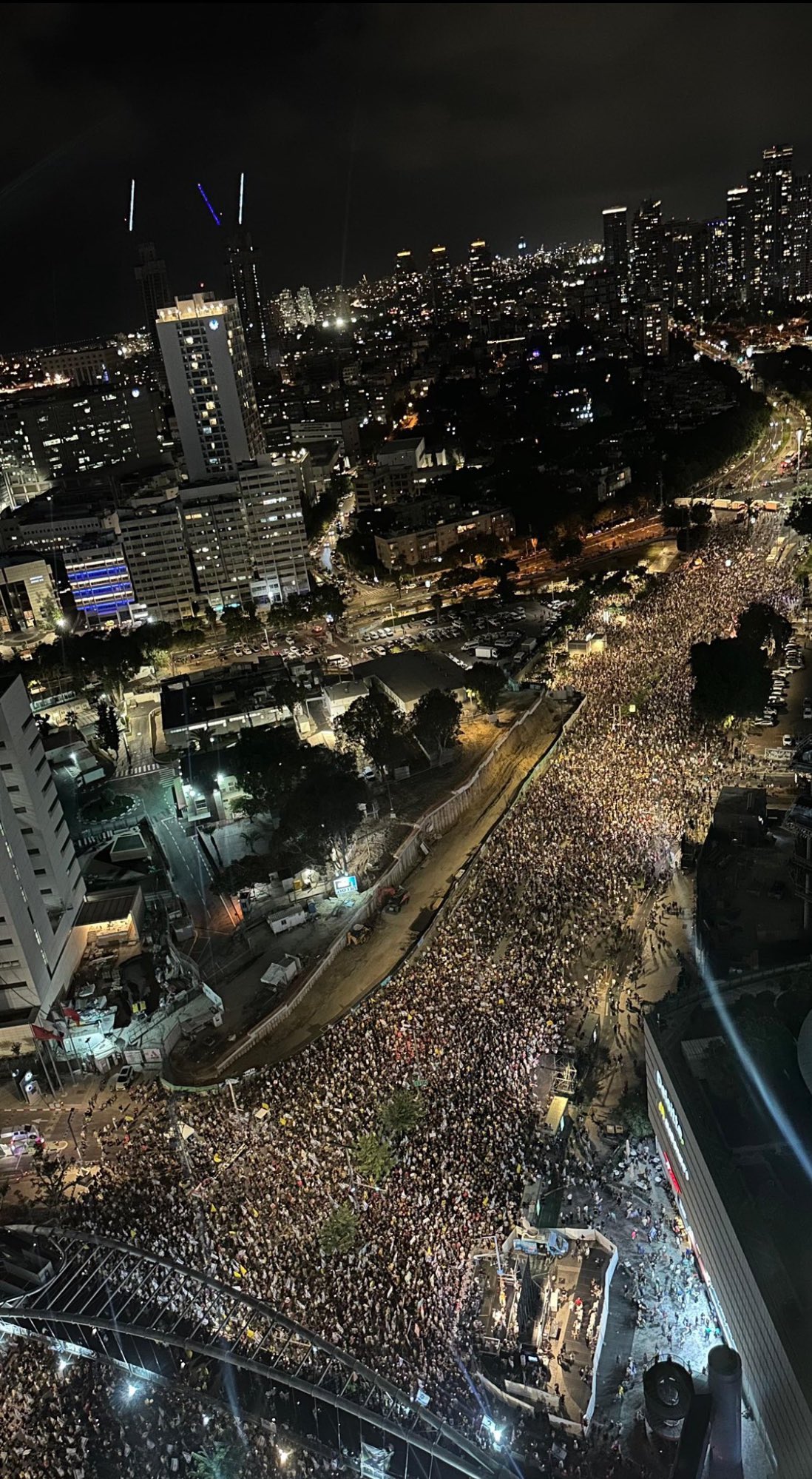 Tel Aviv protests demand Gaza withdrawal and prisoner exchange