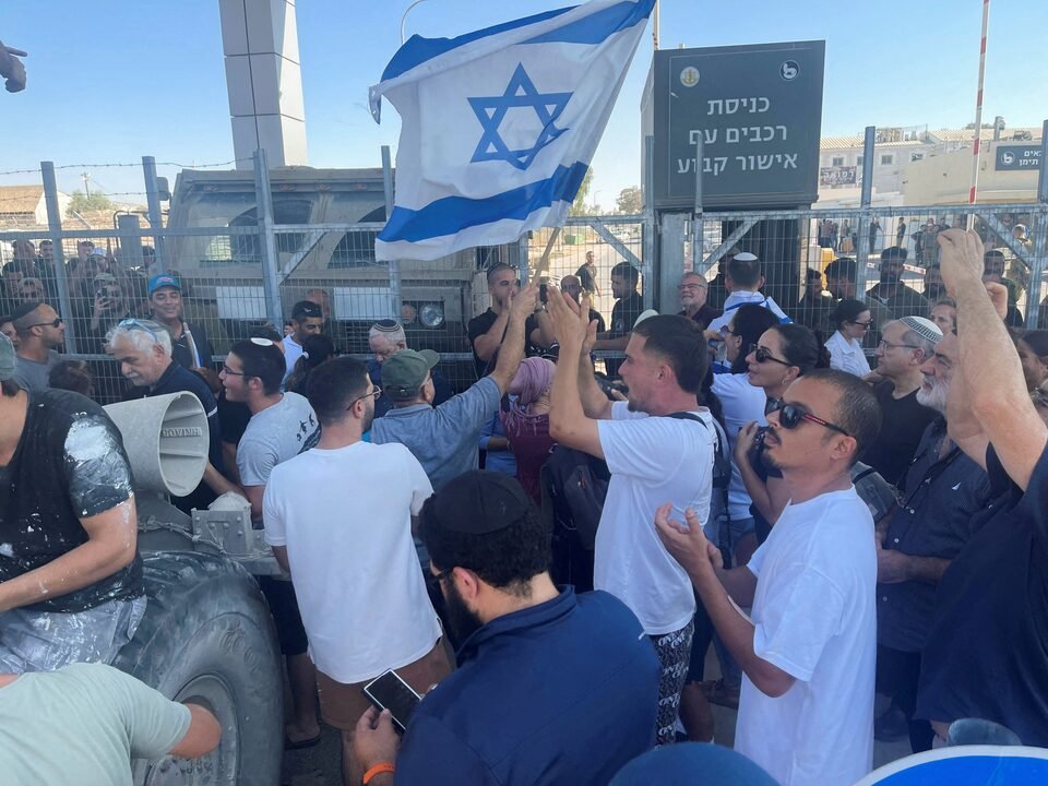 Israel drops rape charges against soldiers; Netanyahu praises them
