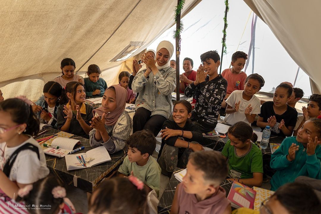 Gazan Teacher Resumes Education in Tent Despite War