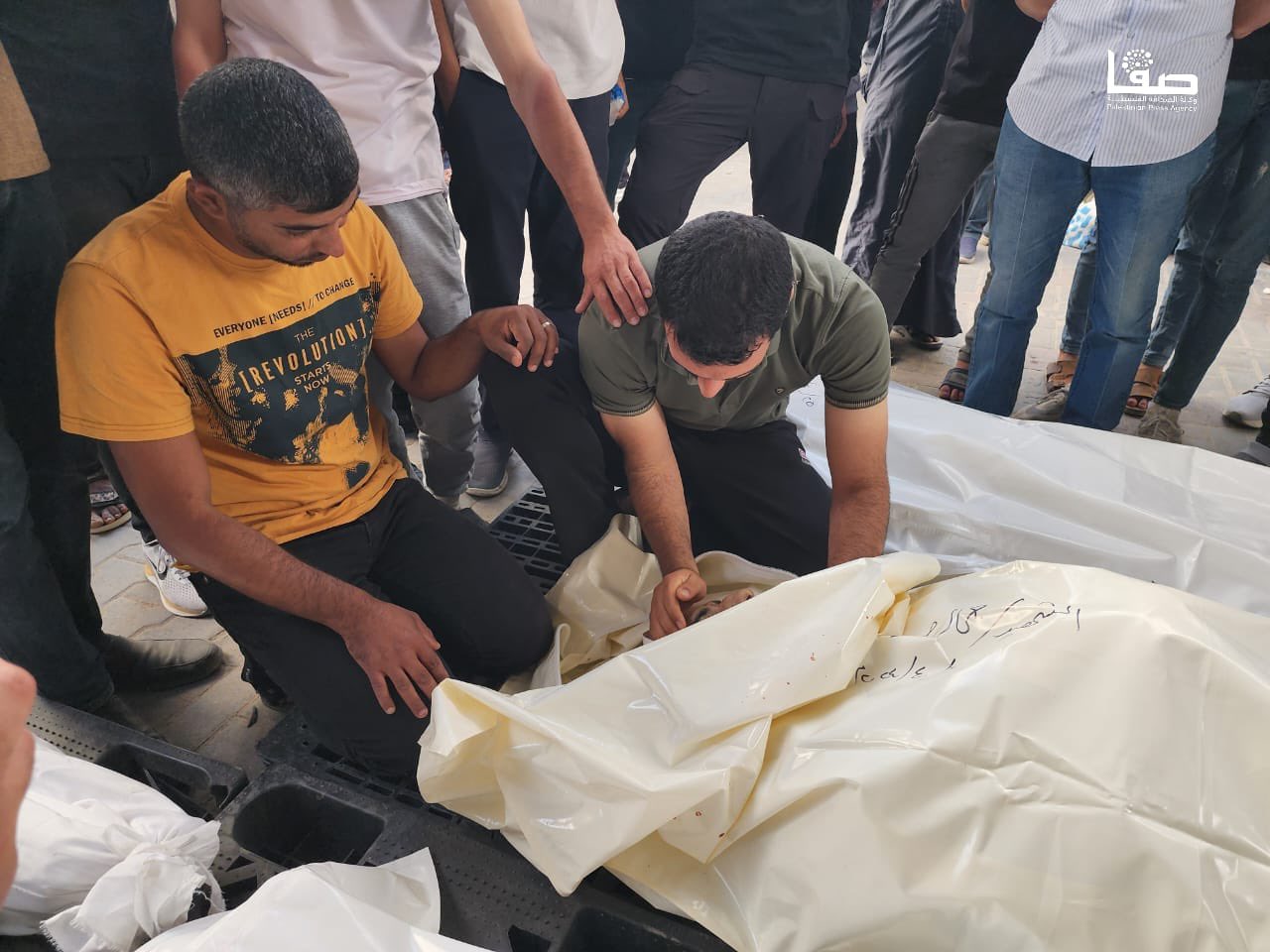 Eight killed in Israeli bombing of Gaza civilian car
