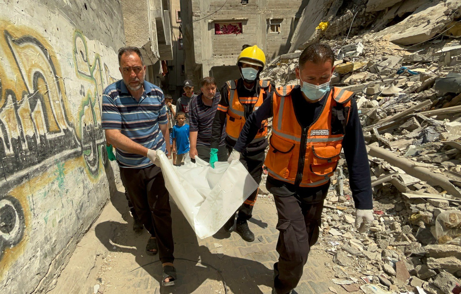 Two killed in Israeli bombing of Gaza neighborhoods