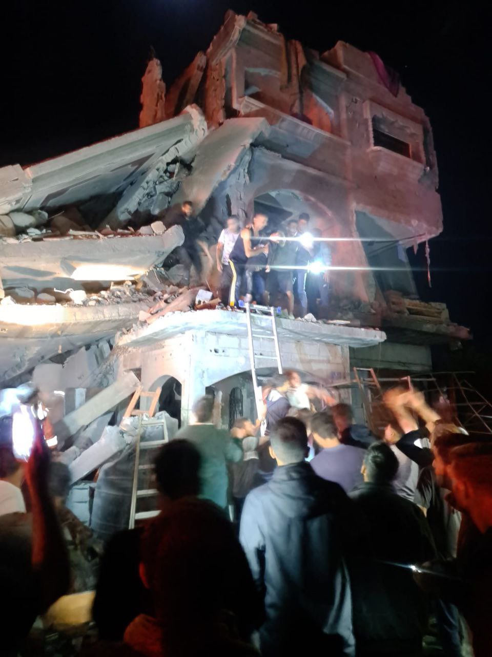 Wall collapses on paramedic during Gaza rescue operations