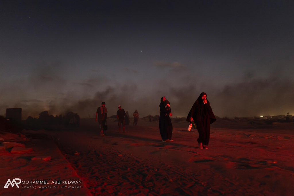 Civilians fleeing Israeli bombing in Gaza City