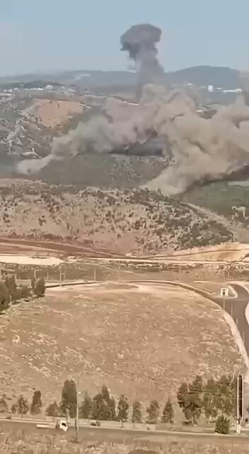 Israeli Airstrikes Target Southern Lebanon Jarmaq-Mahmoudiya