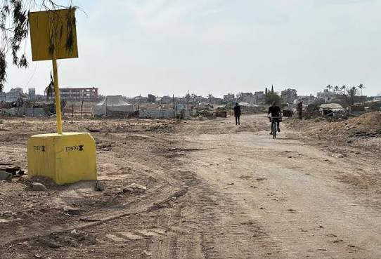 Israeli tanks advance near Nitzarim Roundabout in Gaza City