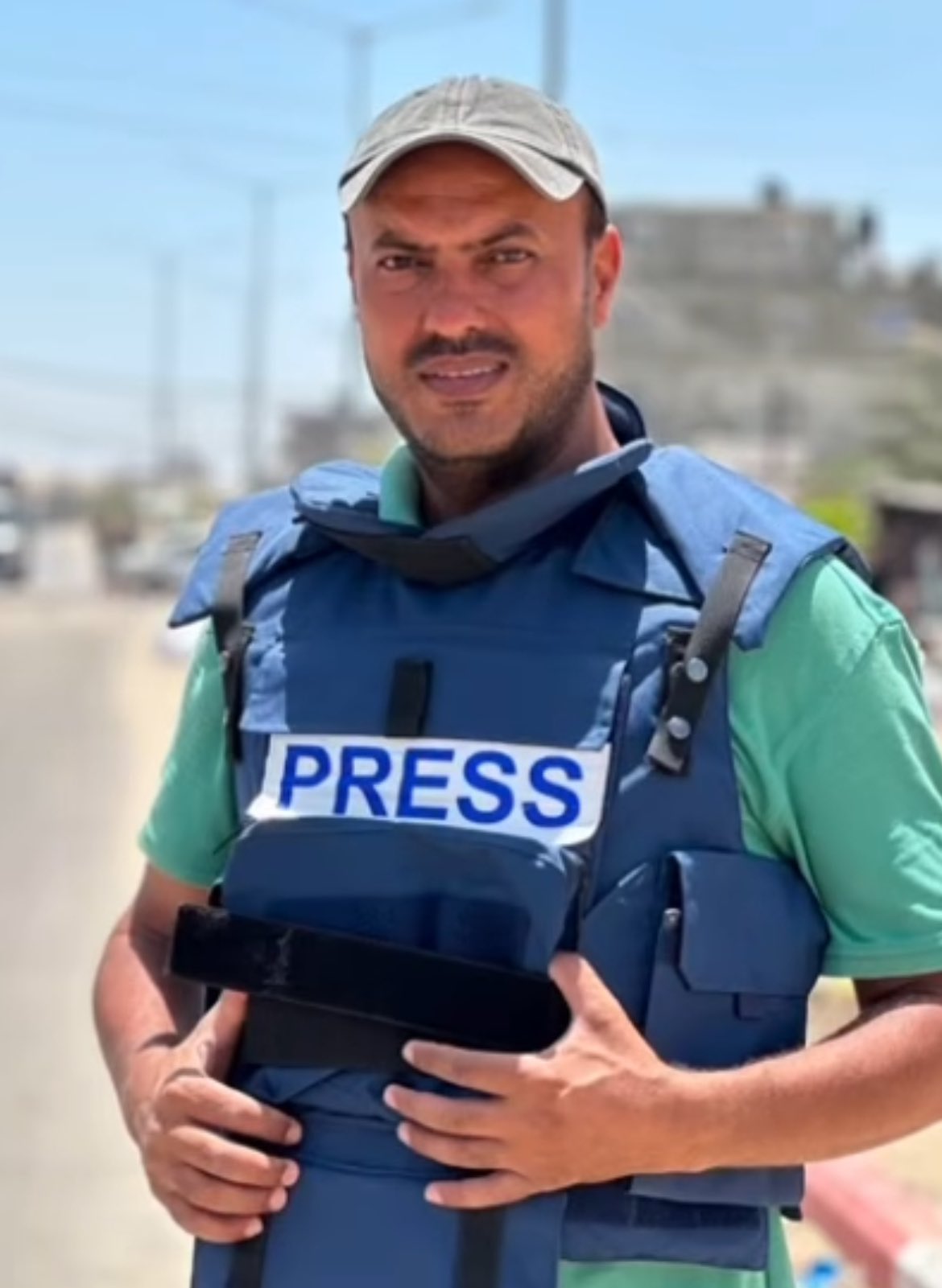 Al Jazeera cameraman injured in shelling near Nasser Medical Complex