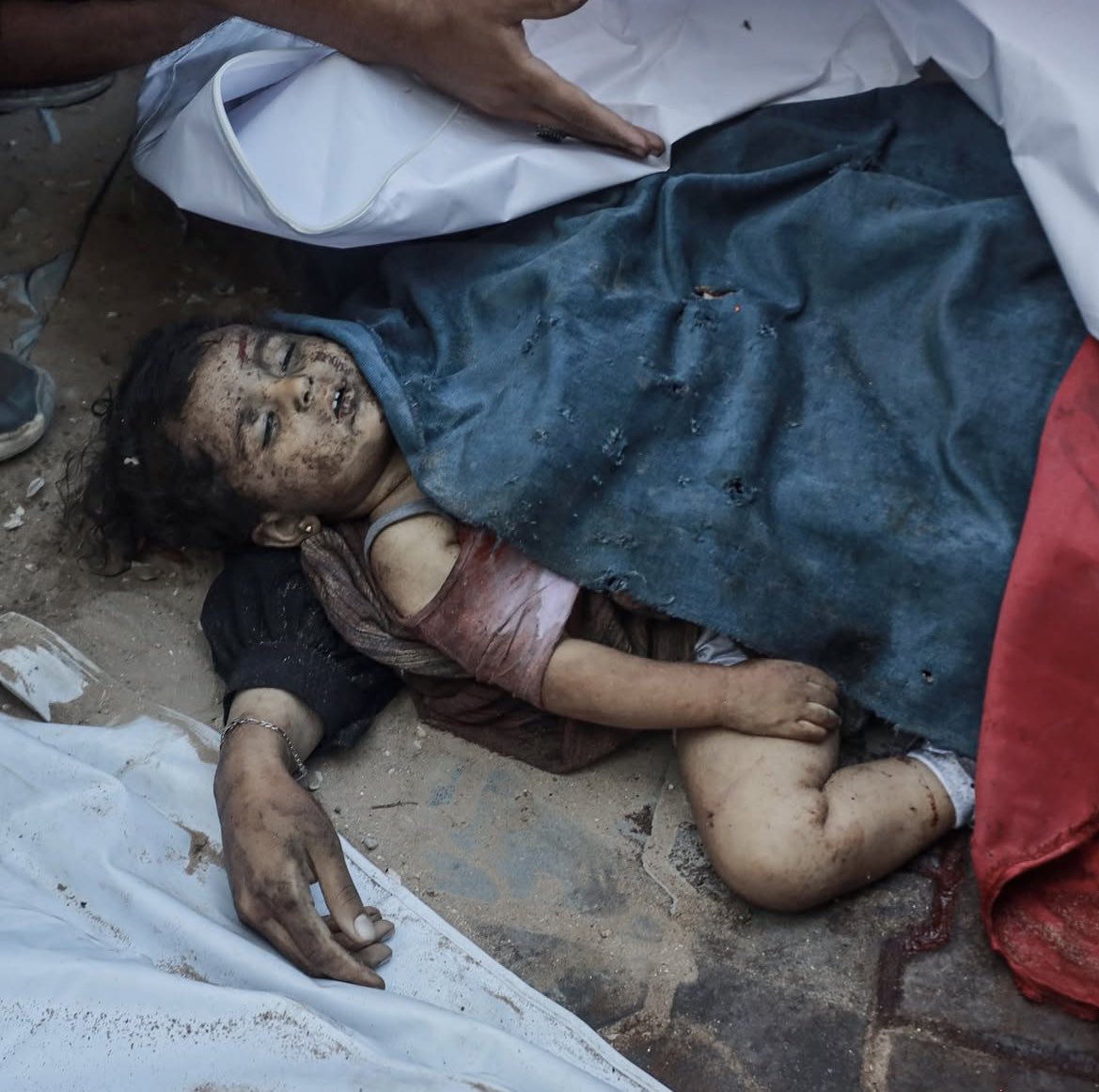 Israeli airstrike kills child at Gaza beach café