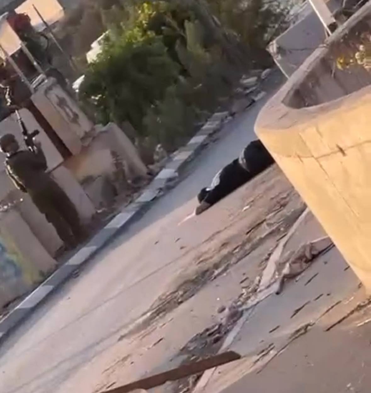 Soldiers shoot Palestinian civilian at Deir Sharaf checkpoint