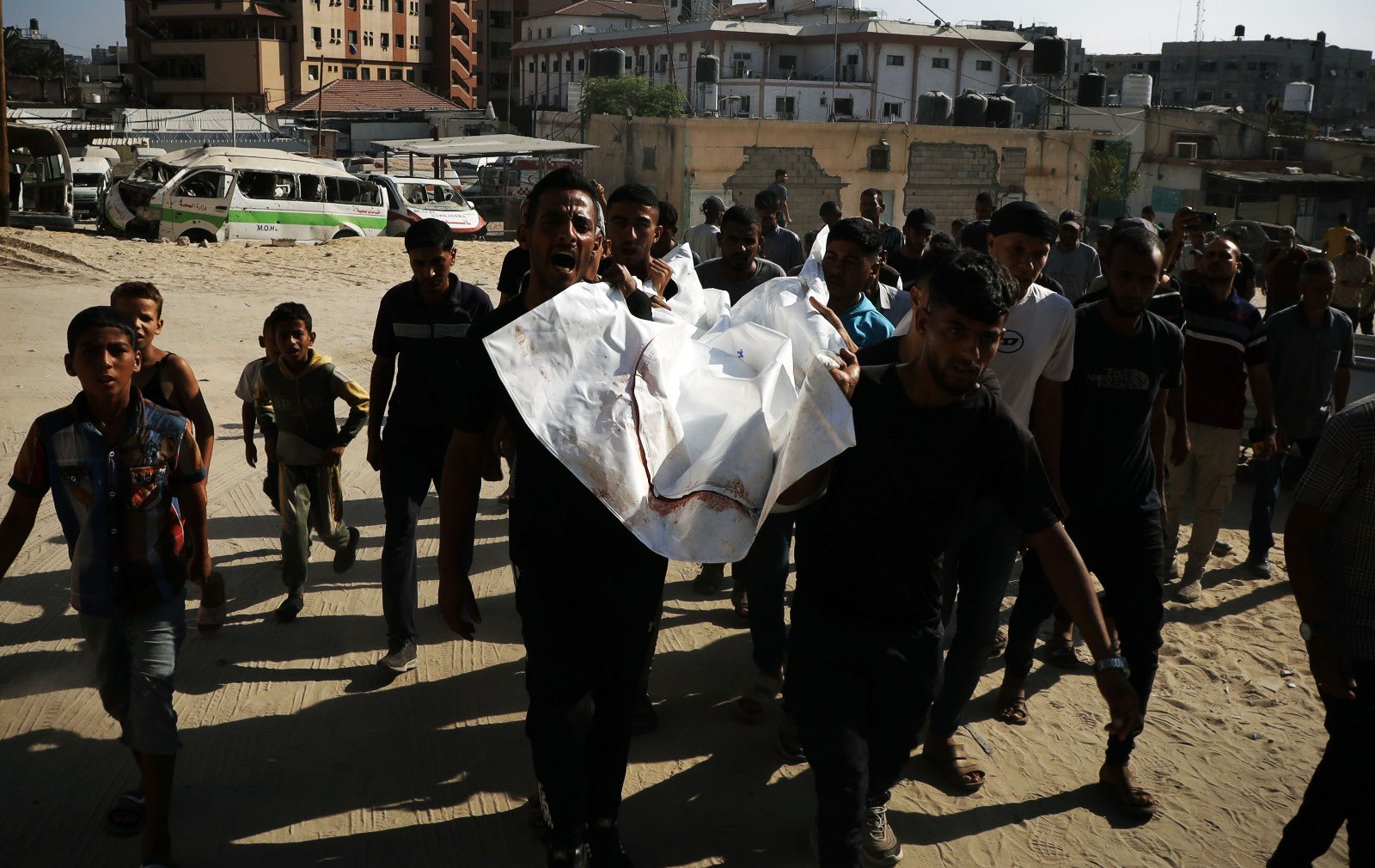 Gaza: 61 Killed, 220 Wounded in 24 Hours