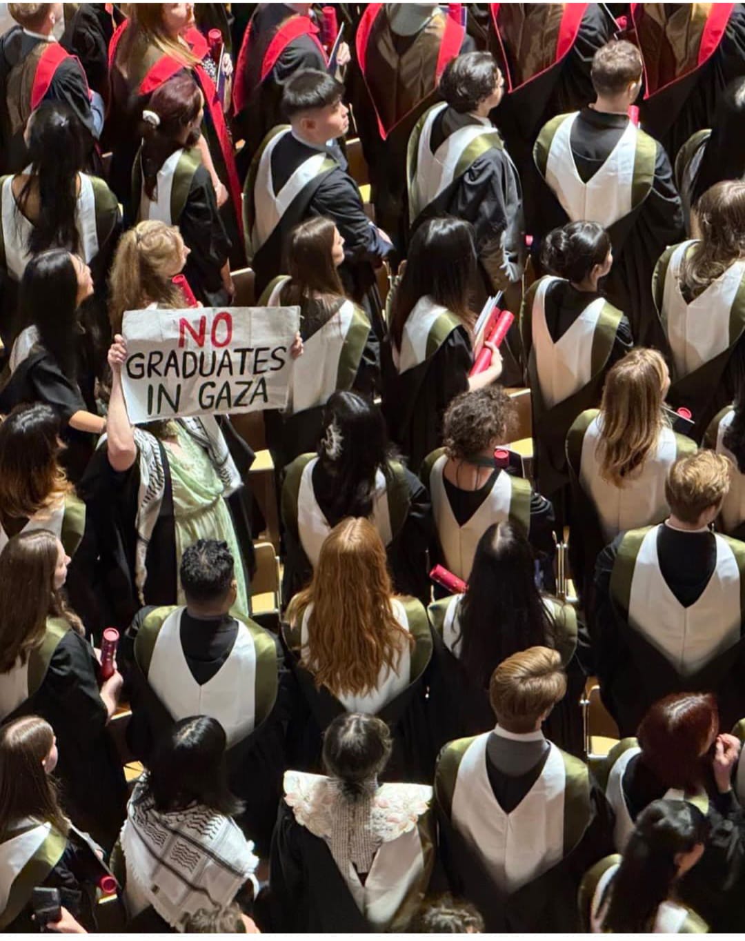 Gaza Conflict Disrupts Edinburgh University Graduation