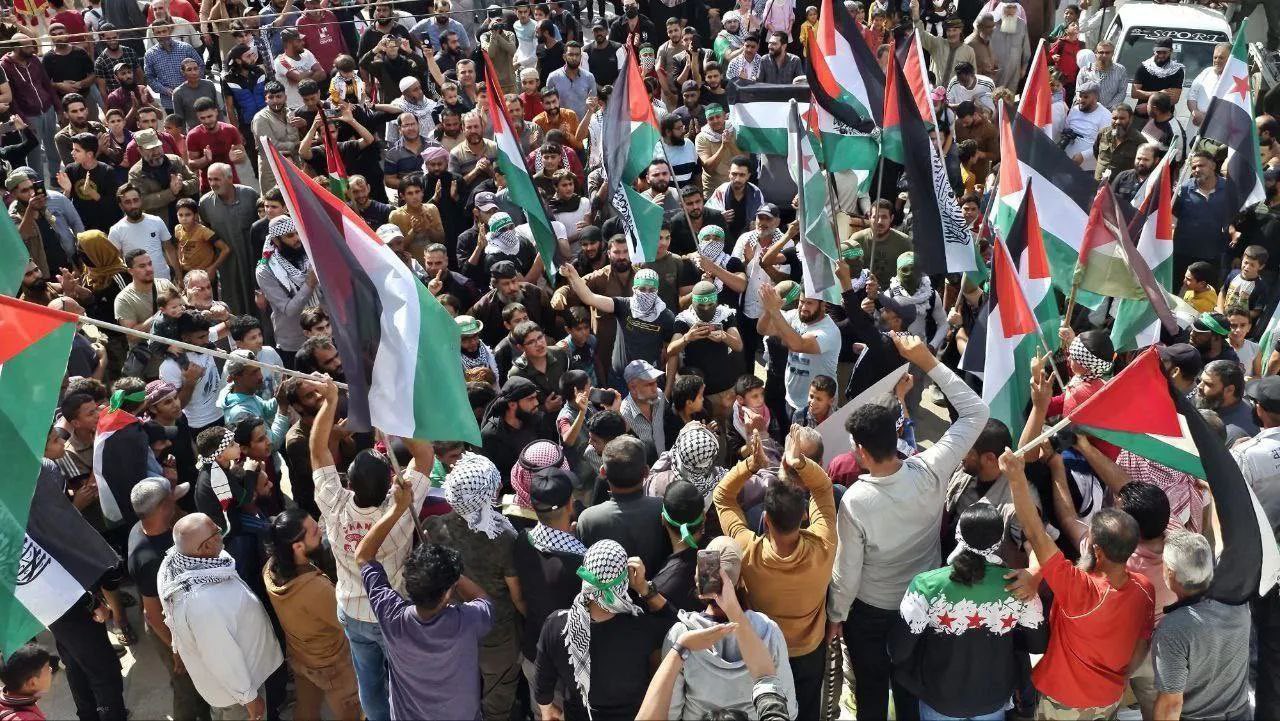 Syrian protests against Israeli operation at Gaza hospital