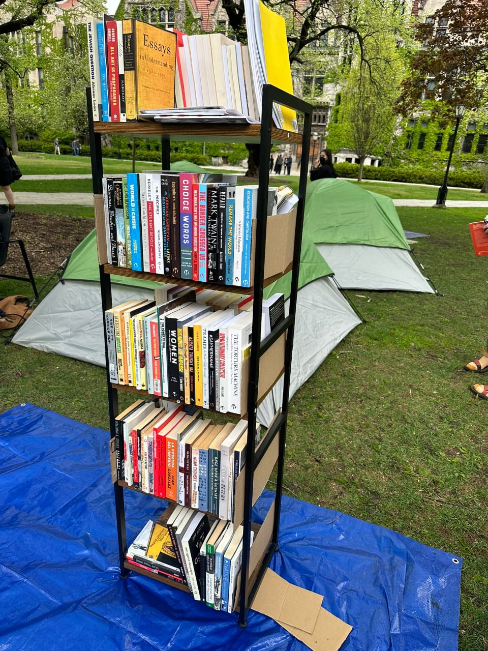 Chicago University Students Establish Refaat Alareer Memorial Library