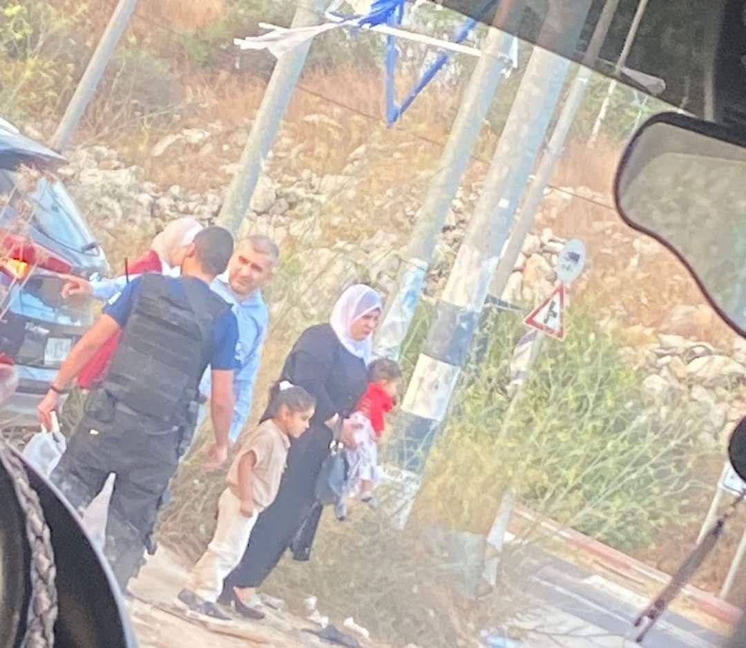 Israeli military detains Palestinian family at Salfit city entrance