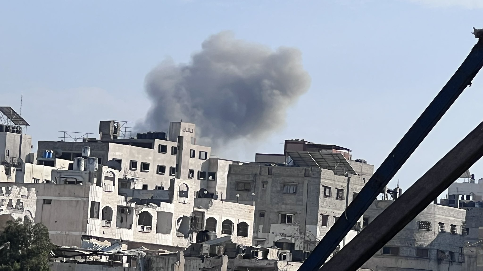 Israeli airstrikes reported in Al Zaytoun, Gaza City