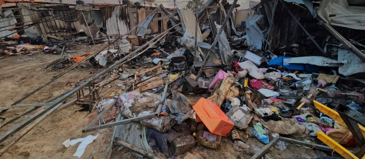 Gaza: Airstrikes destroy displaced tents, killing 20 including children