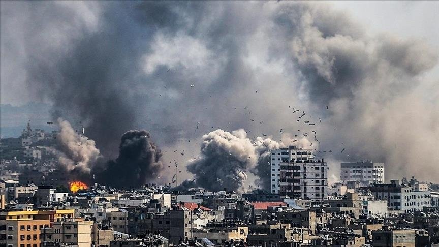 Israeli forces demolish residential block in Gaza City