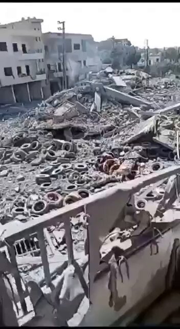 Israeli airstrikes target Lebanese residential areas causing displacement