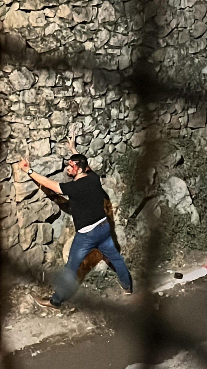 Israeli forces assault Palestinian man on Hebron street