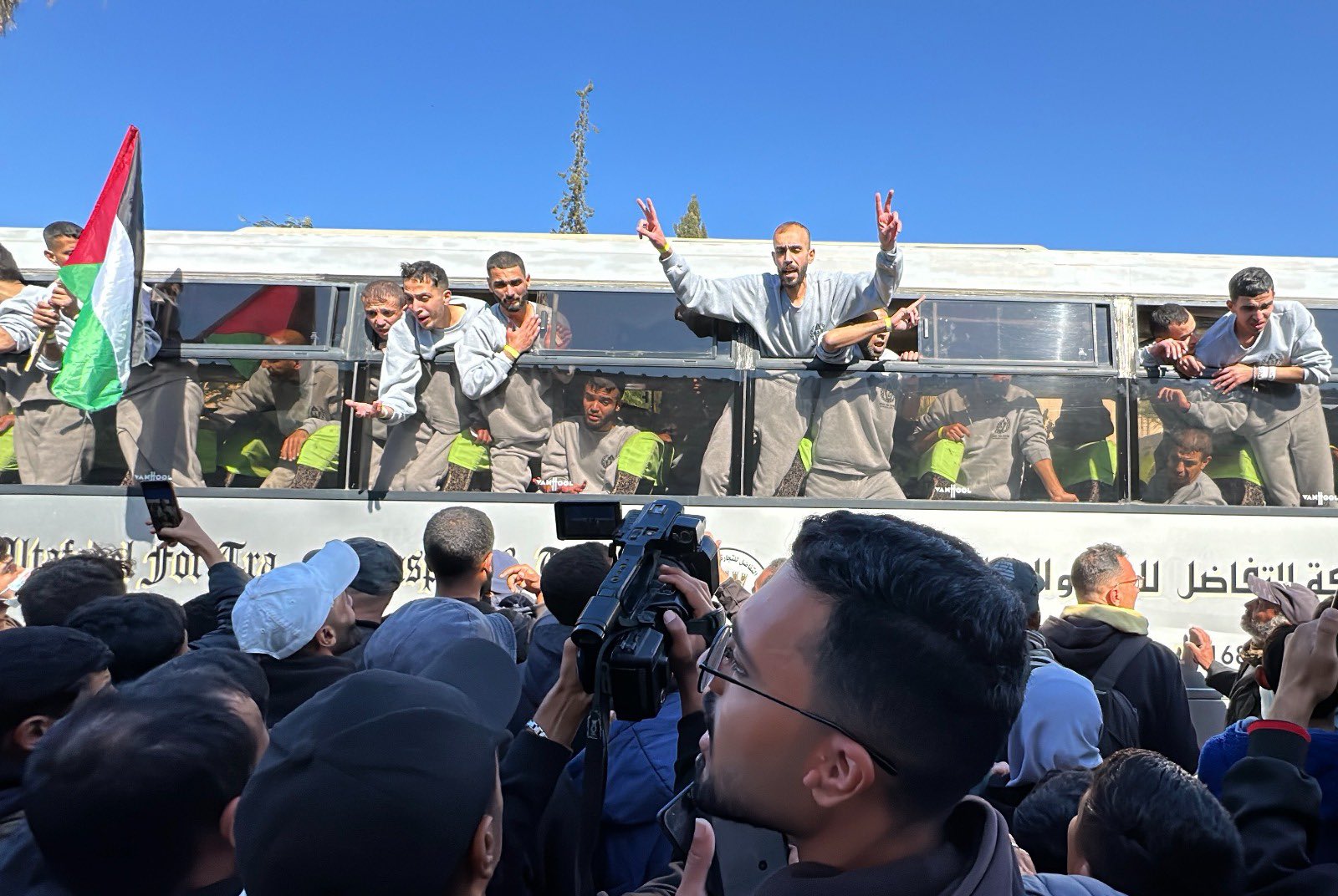 Freed prisoners arrive in Gaza