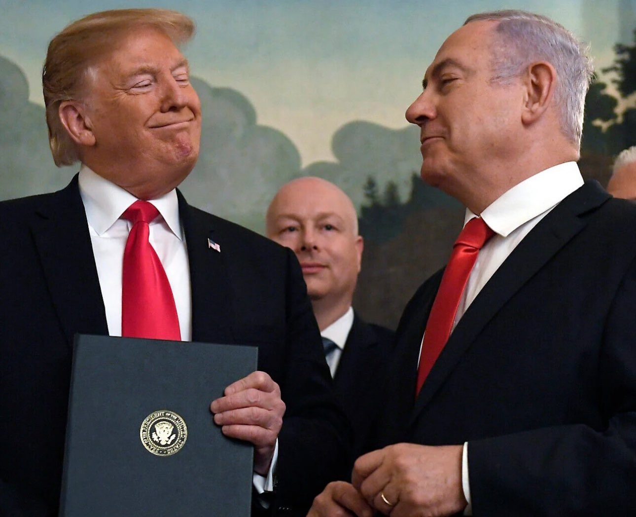 Trump White House Lifts Biden’s Hold on 2000-Pound Bombs to Israel