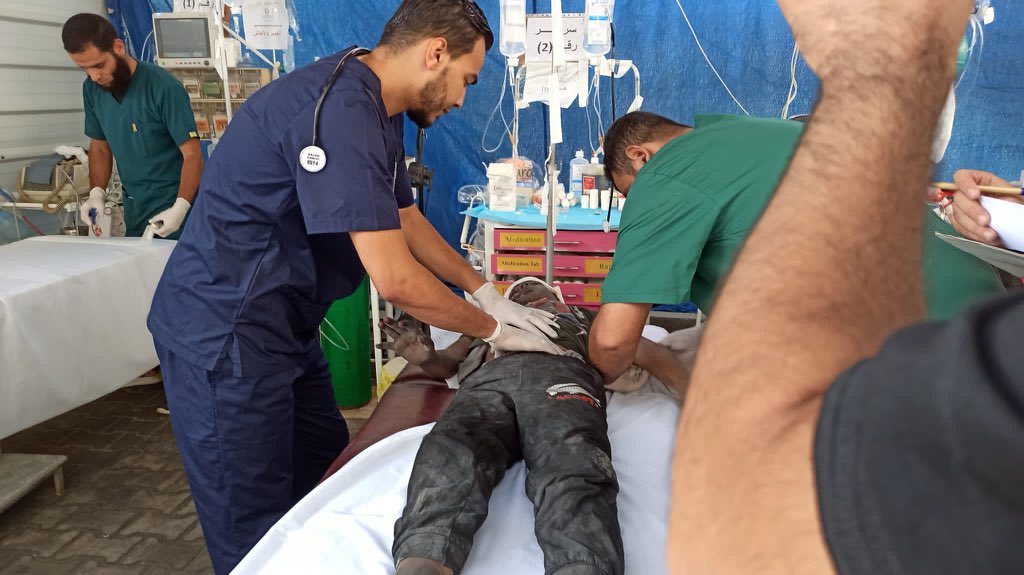 Gaza hospitals overwhelmed, tents converted to emergency operation rooms