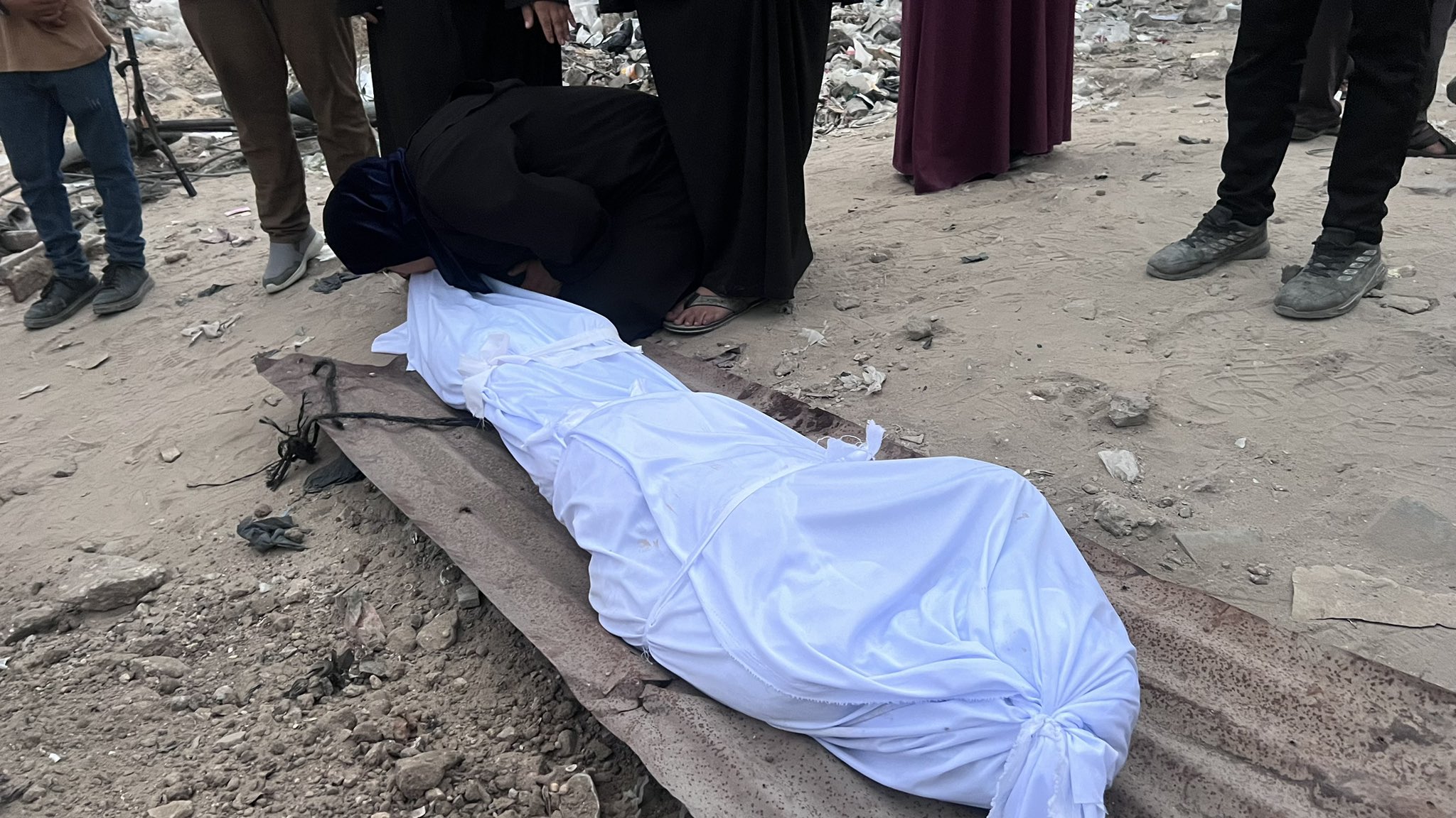 Gaza airstrikes kill multiple civilians in Gaza City and Rafah