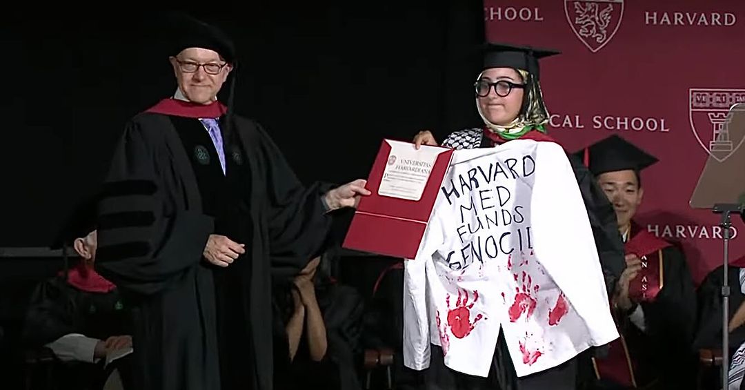 Harvard Medical Student’s Gaza Protest at Graduation