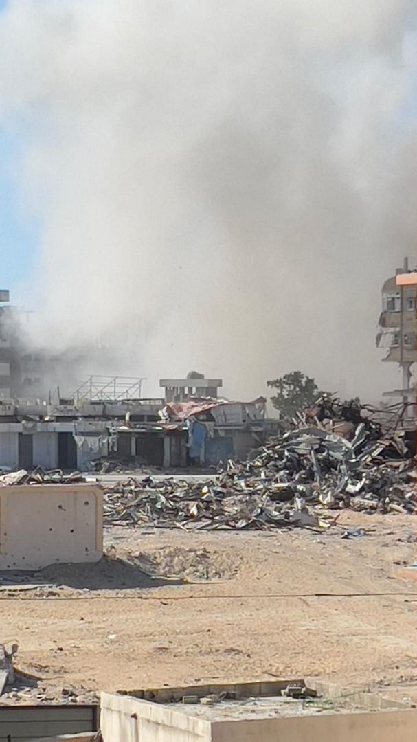 Israeli warplanes target Hamama school in Gaza City causing injuries