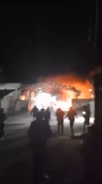 Israeli airstrikes target Lebanon-Syria border areas tonight