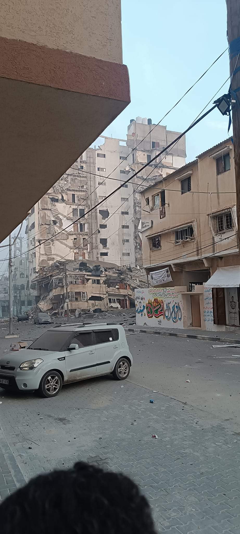 Israeli warplanes destroy Al-Aklouk tower in Gaza