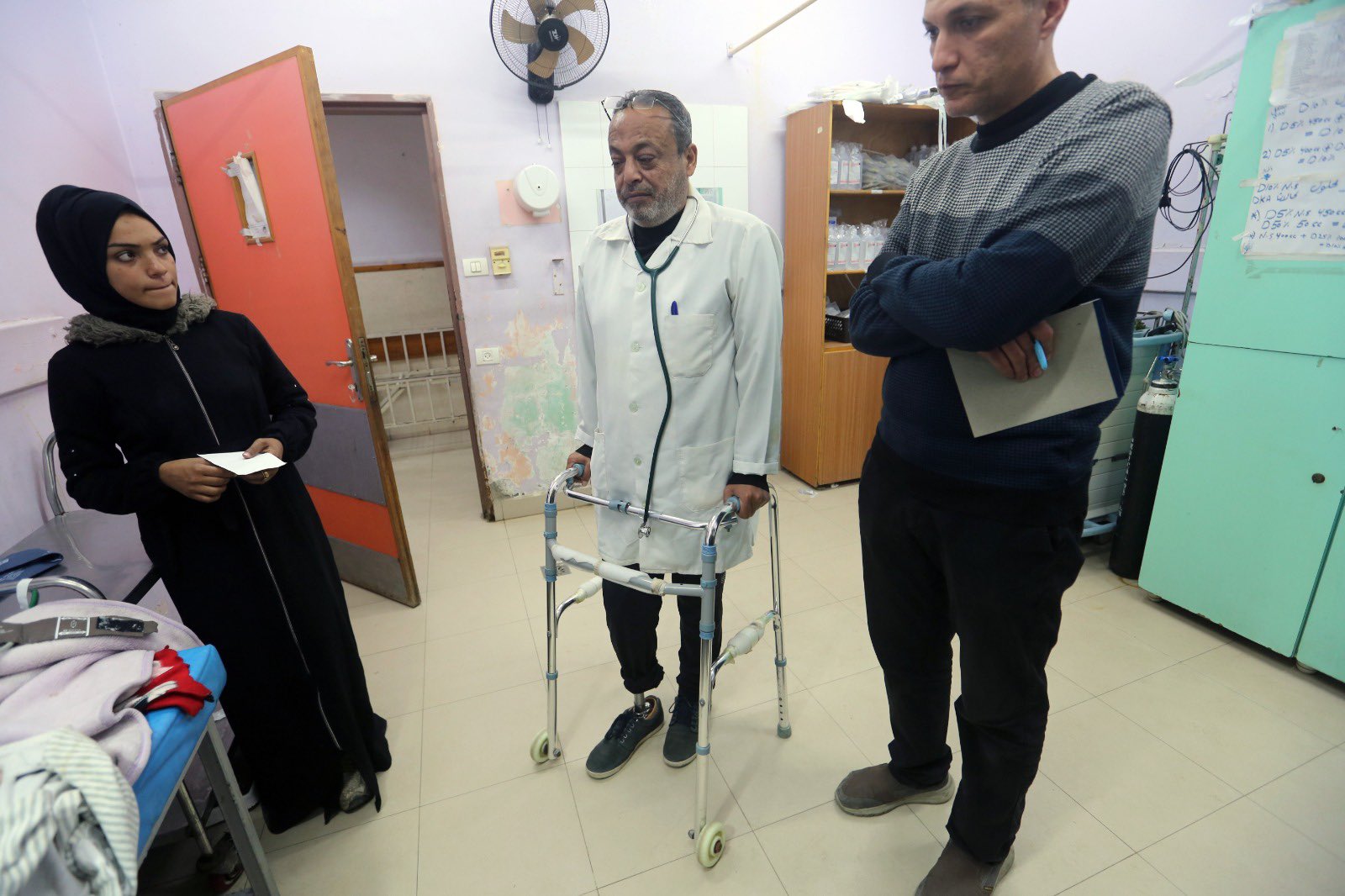 Pediatrician Returns to Work After Losing Leg in Bombing